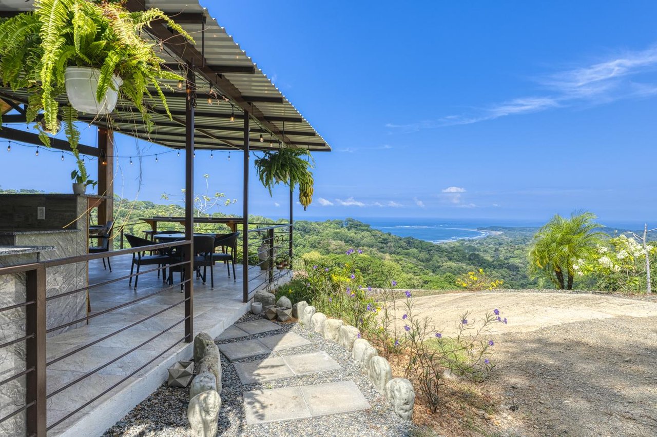 Hill Top Luxury Home with Outstanding Ocean Views