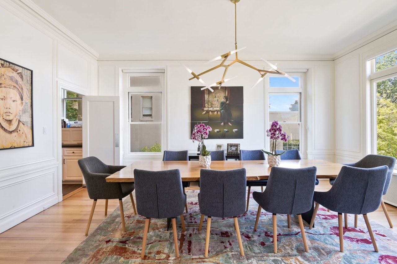 Grand Scale Pacific Heights Apartment