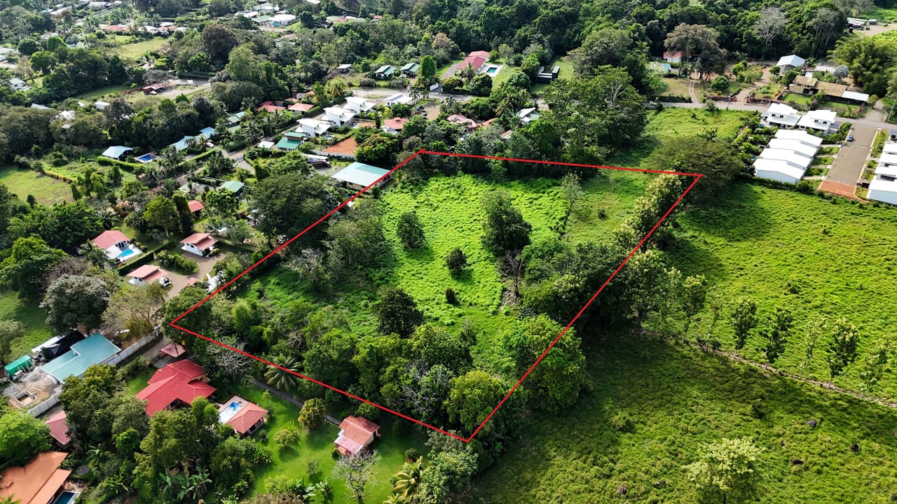 Over 3 Acres, Mountain View Lot in the Heart of Ojochal, Ready for Development!.
