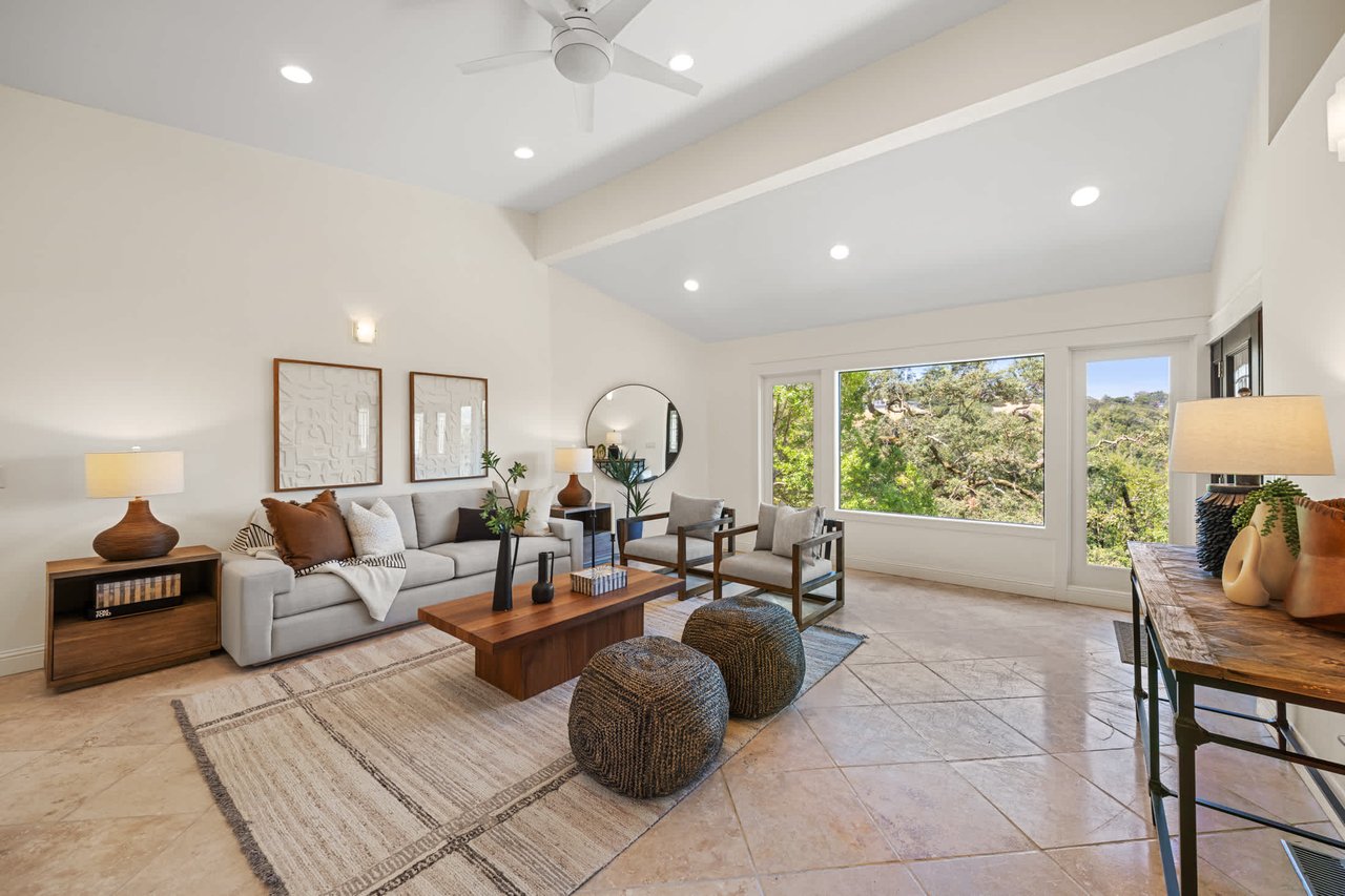 Gated Retreat in Los Ranchitos