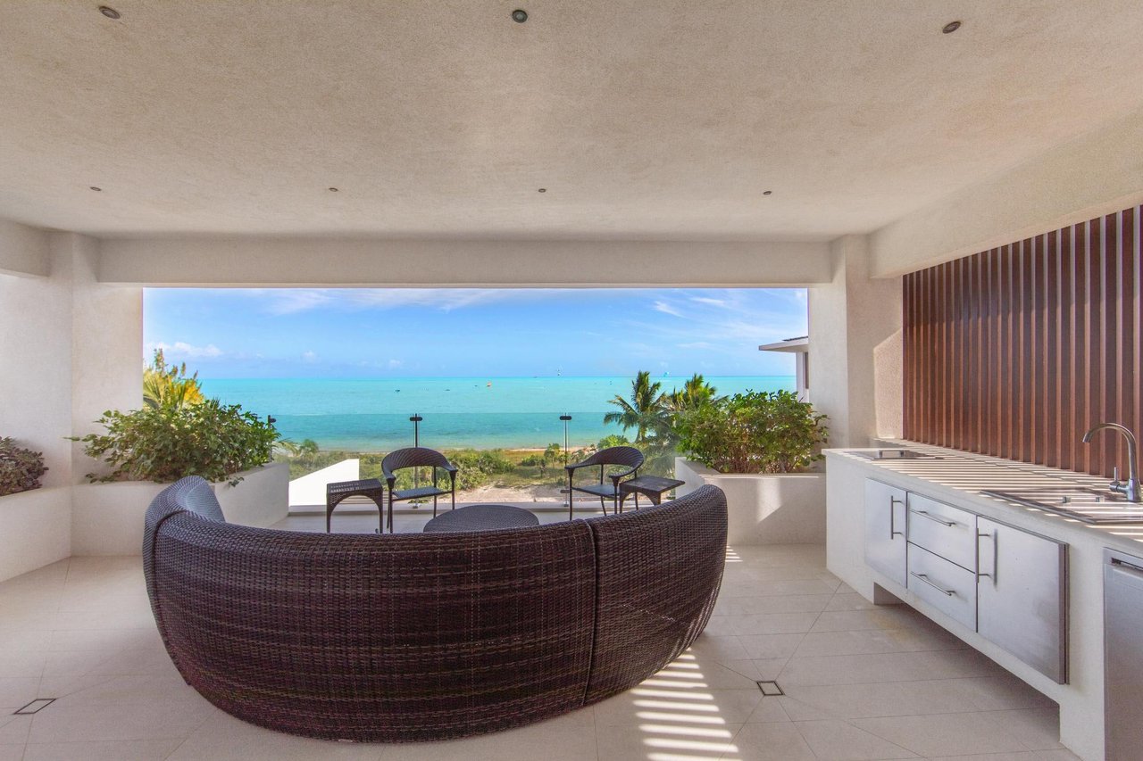 Blue Lagoon Villa