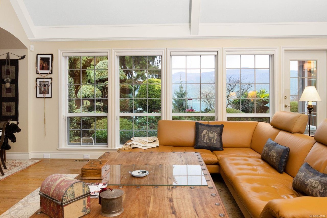 4349 Kingscote Rd, Cobble Hill