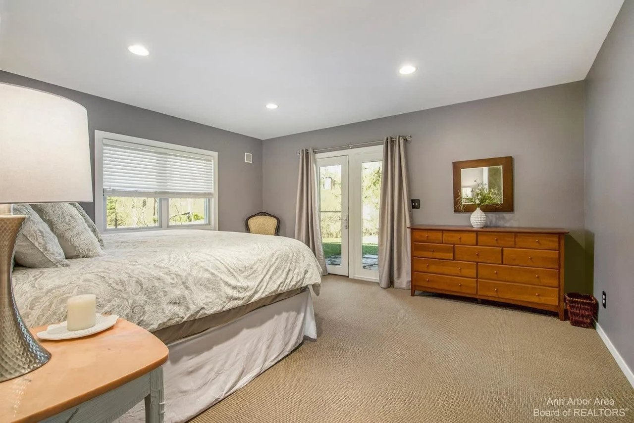 2566 Thornapple Drive, Ann Arbor, MI 48103