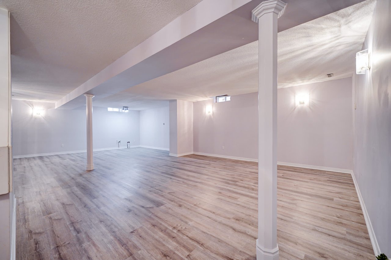 2184 Lumberman Lane