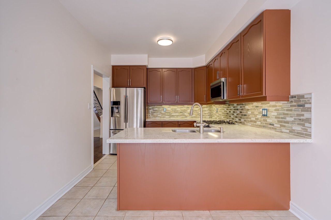 11 Cathmar Dr