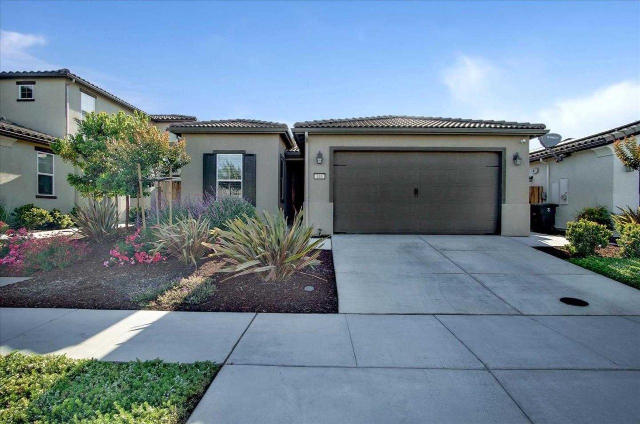 440 Alicante DR