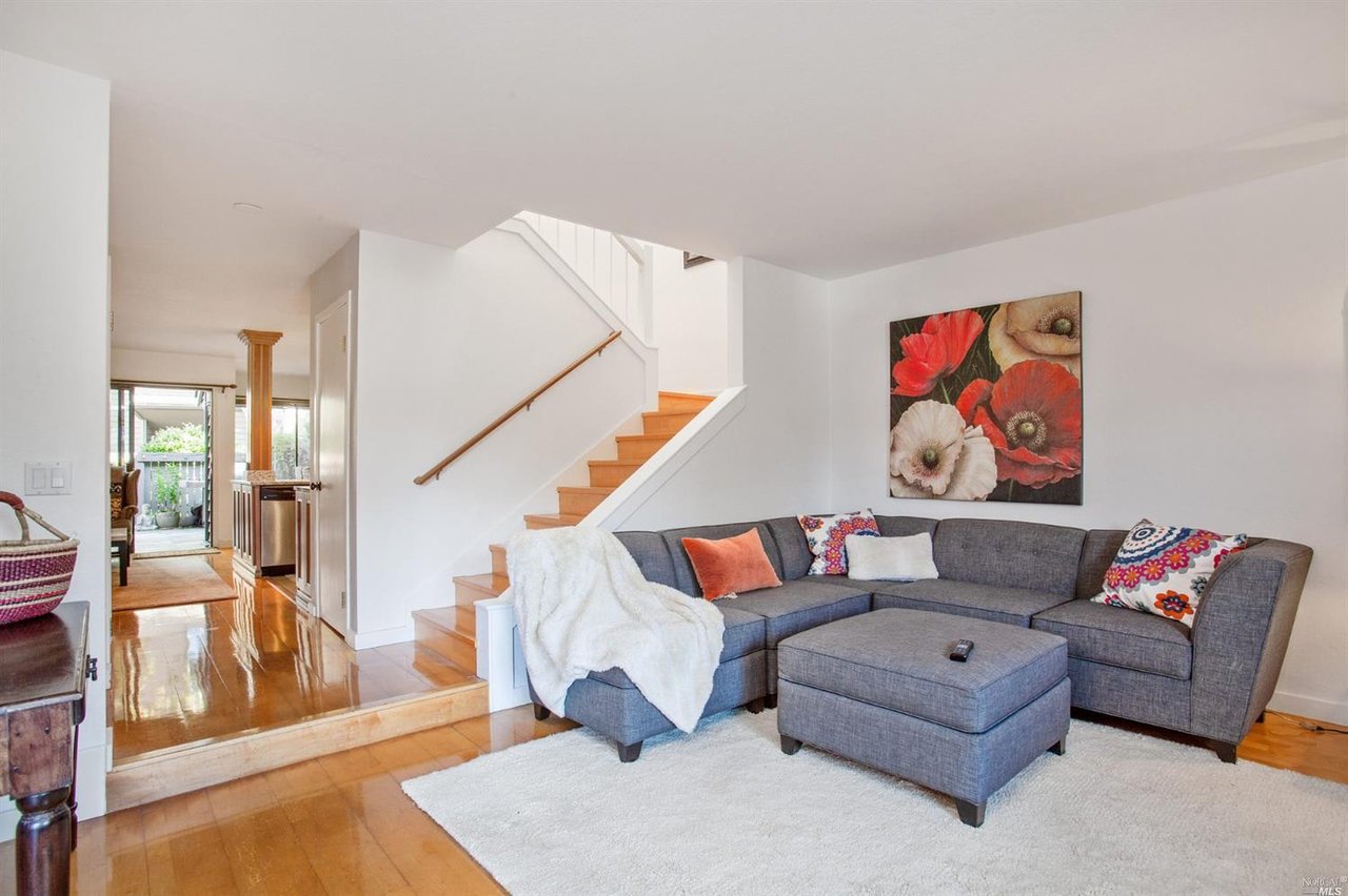 14 W Harbor Dr