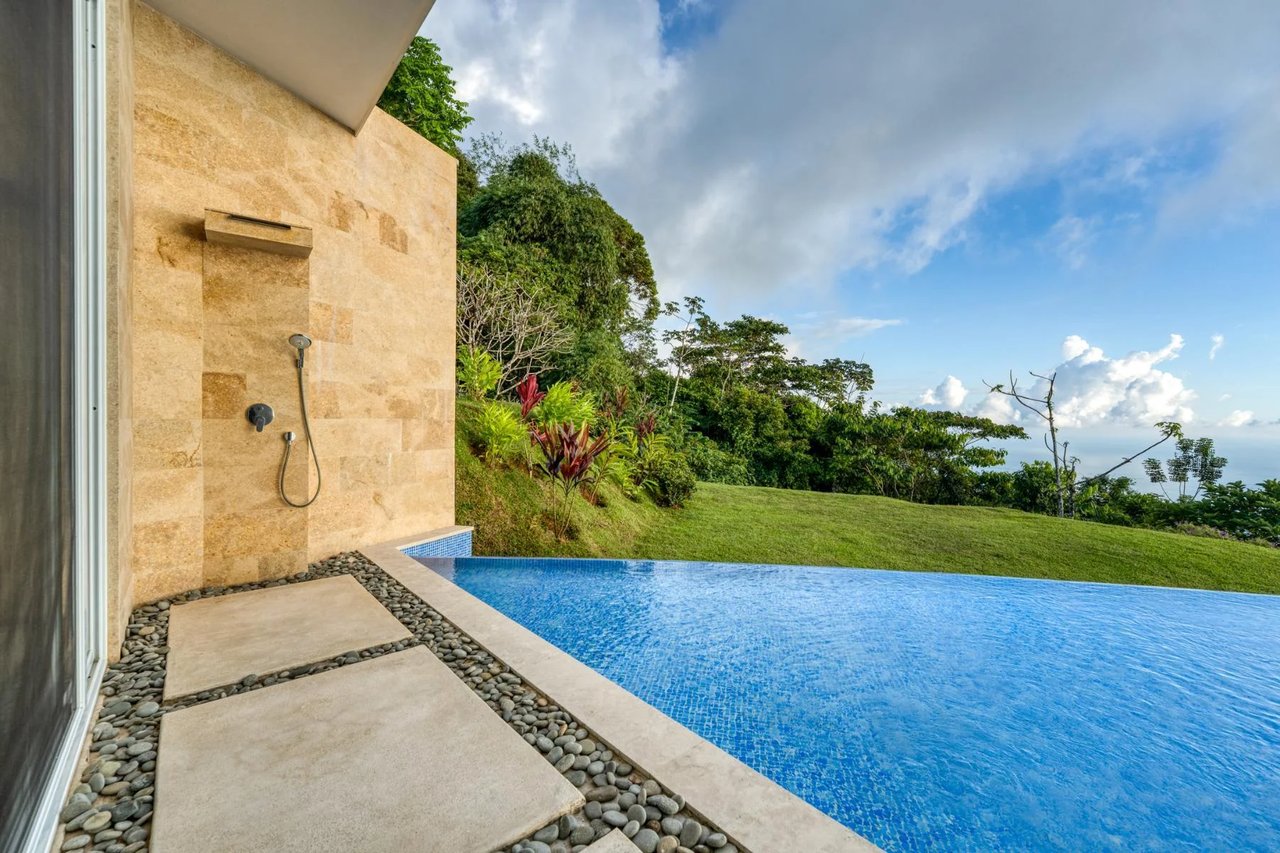 Solar Powered Luxury Home, Dominical, Puntarenas