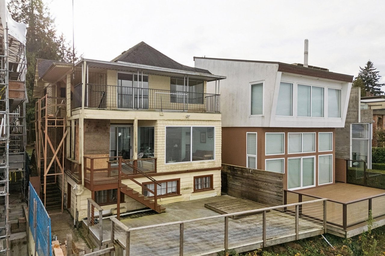 3243 Point Grey Rd