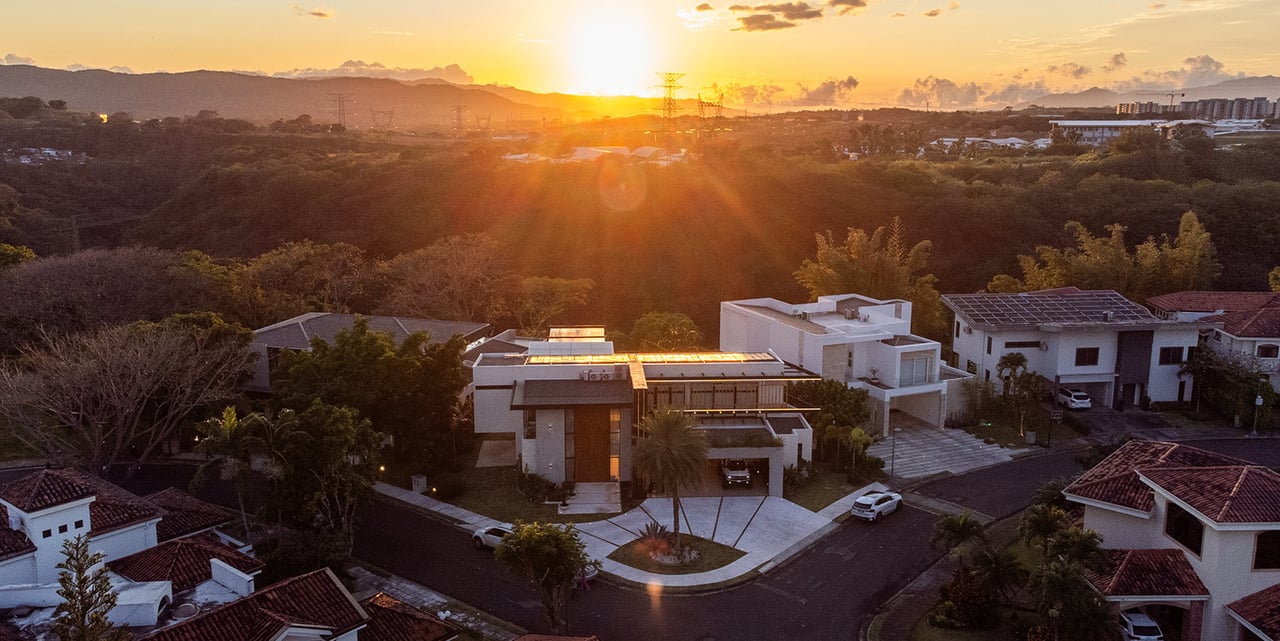 Contemporary Tropical Golf Estate, Santa Ana, San Jose