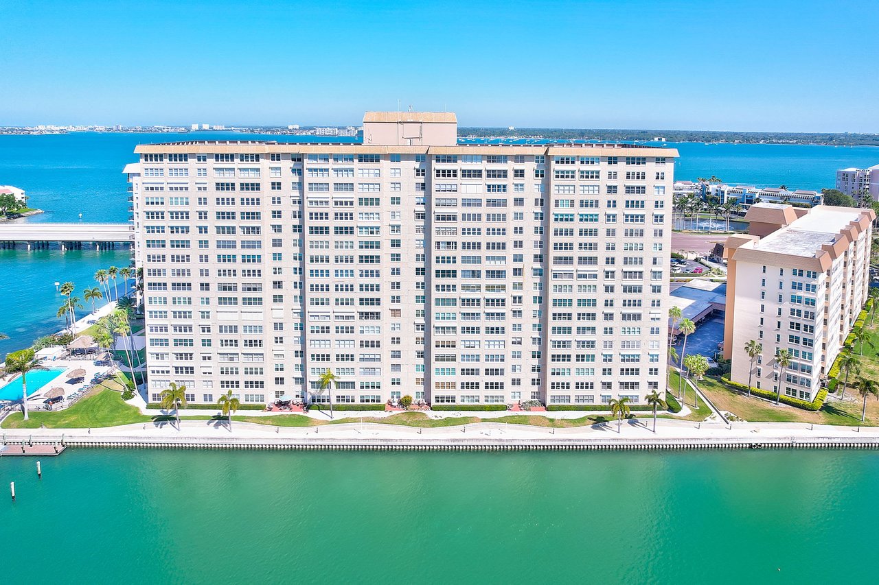 5200 Brittany Dr S, #804, St Petersburg, FL 33715
