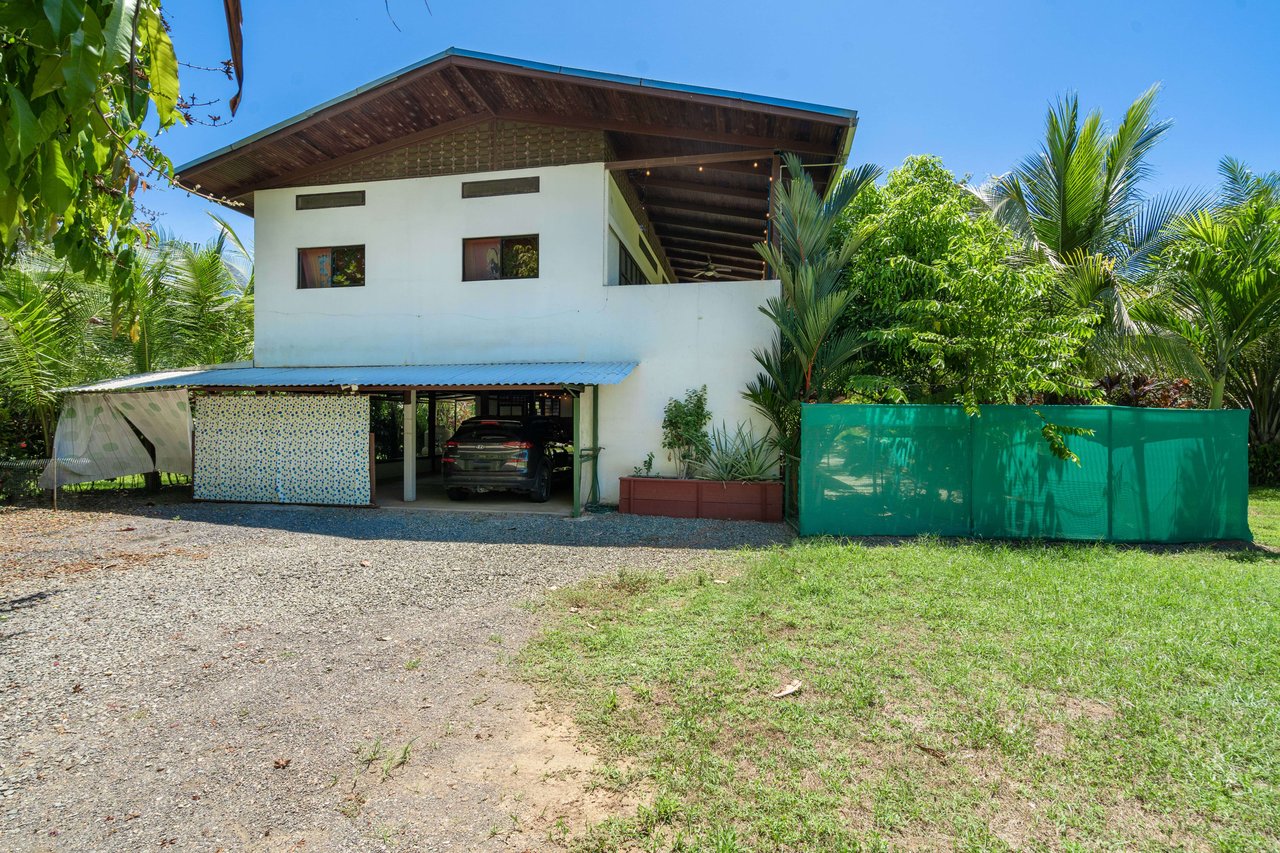 Excellent Rental Home in Gated Property Near Bandera Beach in Parrita 