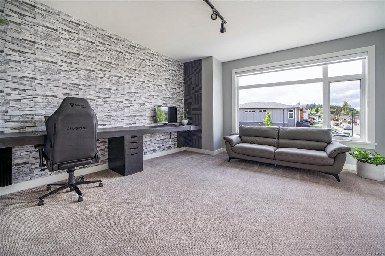 2187 Deerbrush Cres