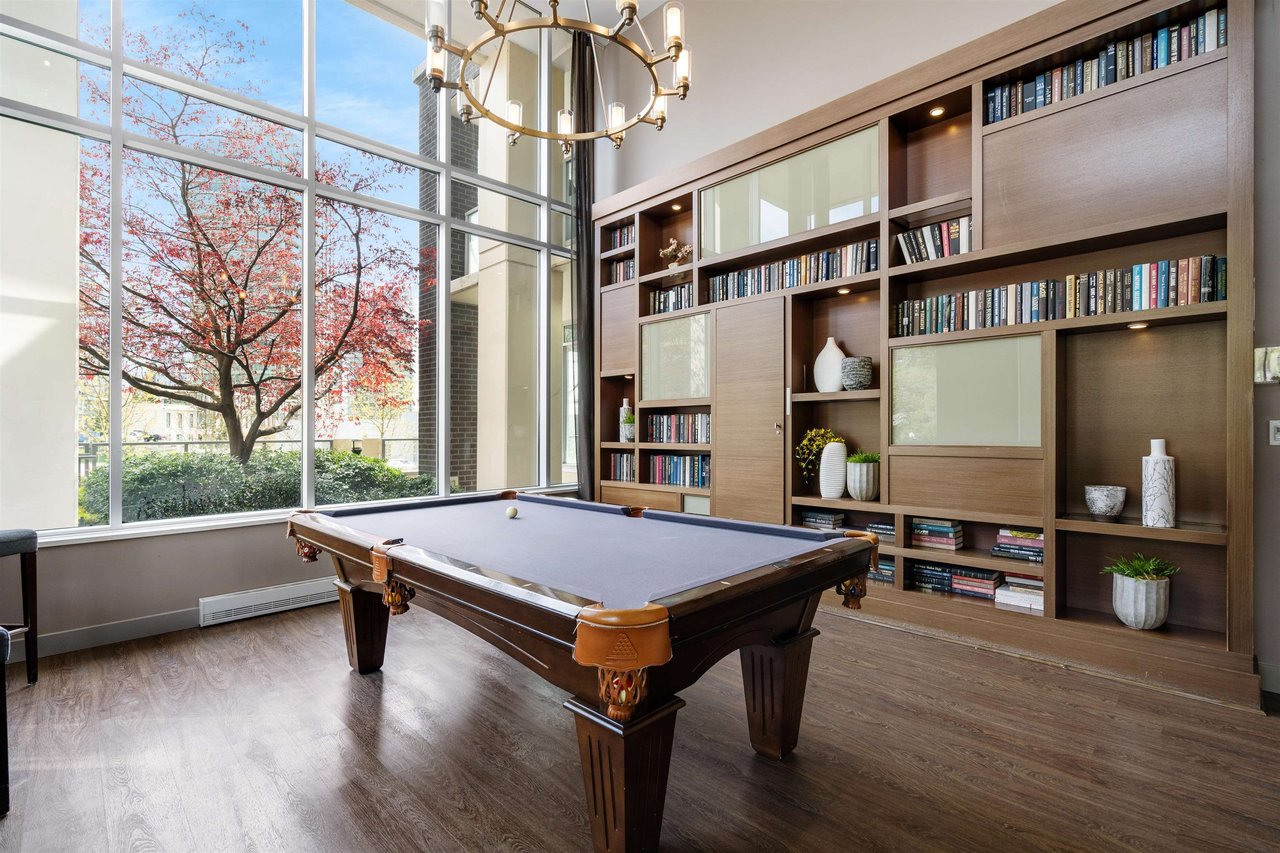 206-2133 Douglas Rd