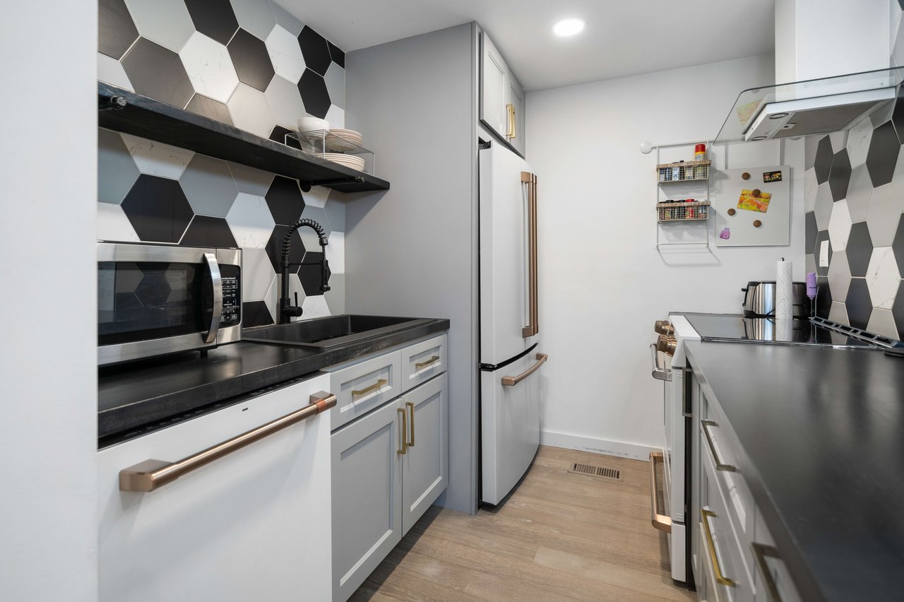 412 Liberty Hill #1B
