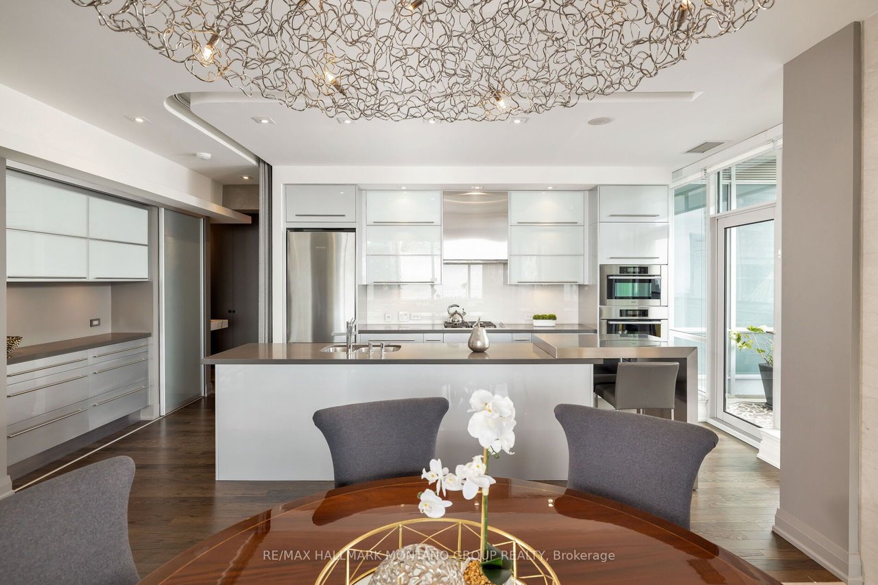 TIFF'S BEST EXECUTIVE SUITE