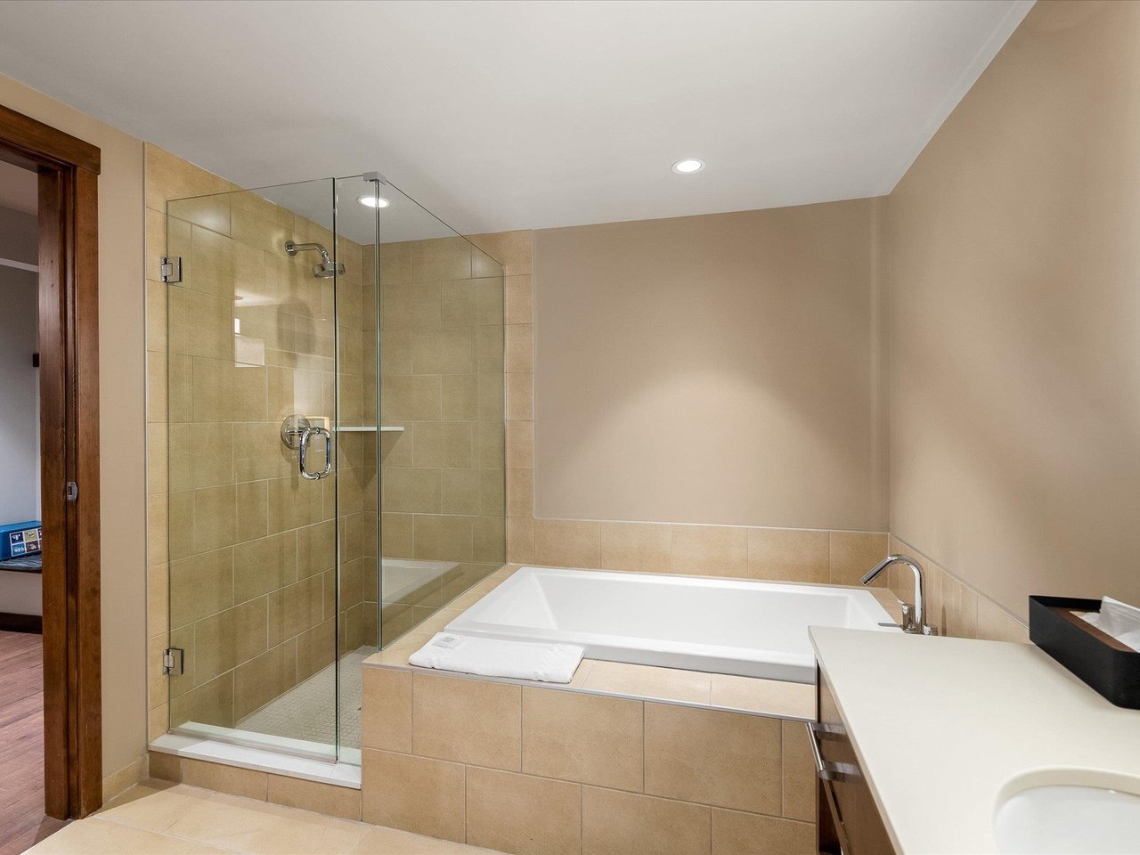 211D-2020 London Lane