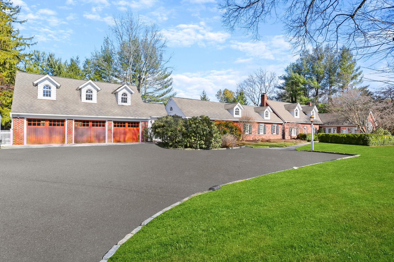 38 Bulkley Avenue