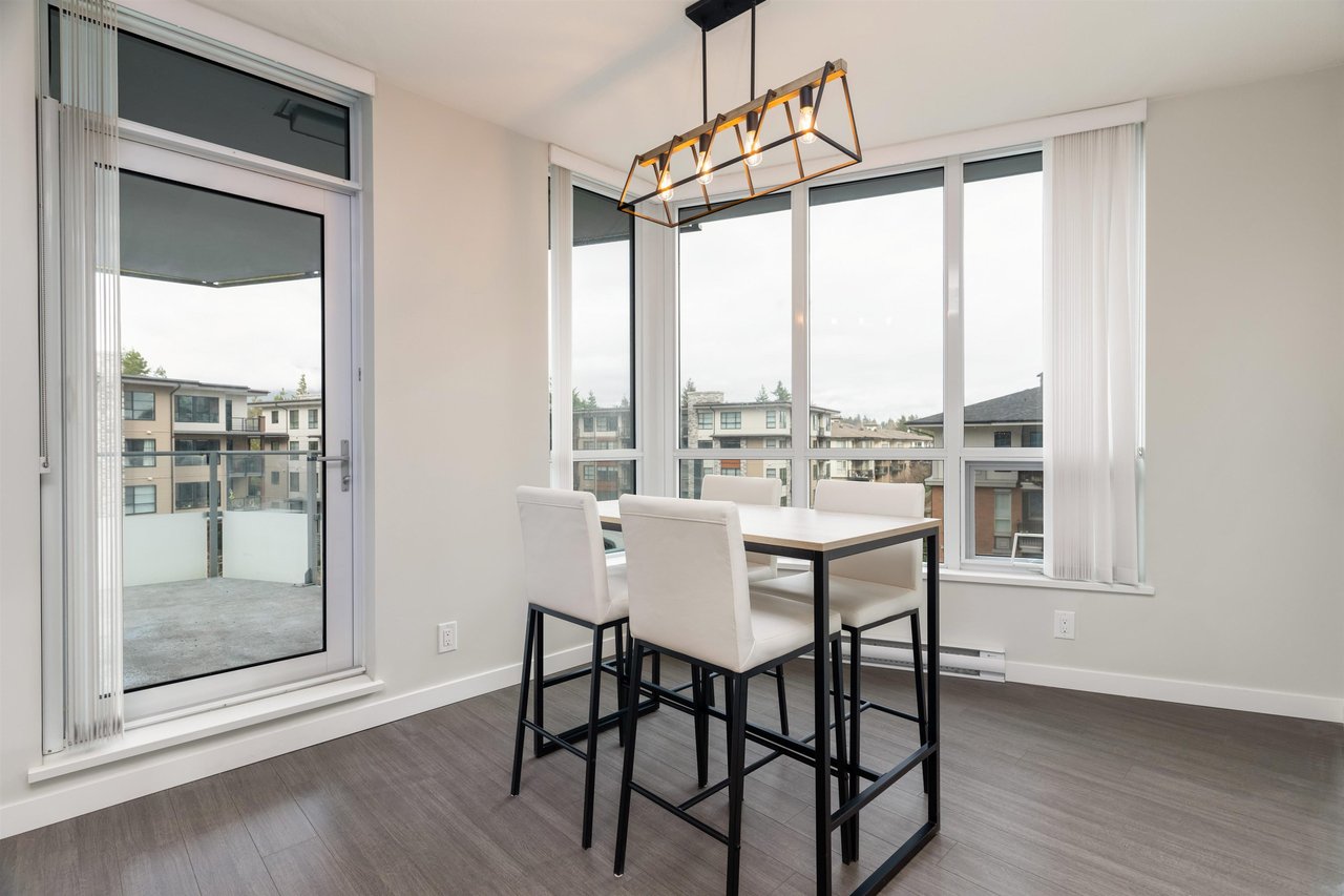 501-3093 Windsor Gate