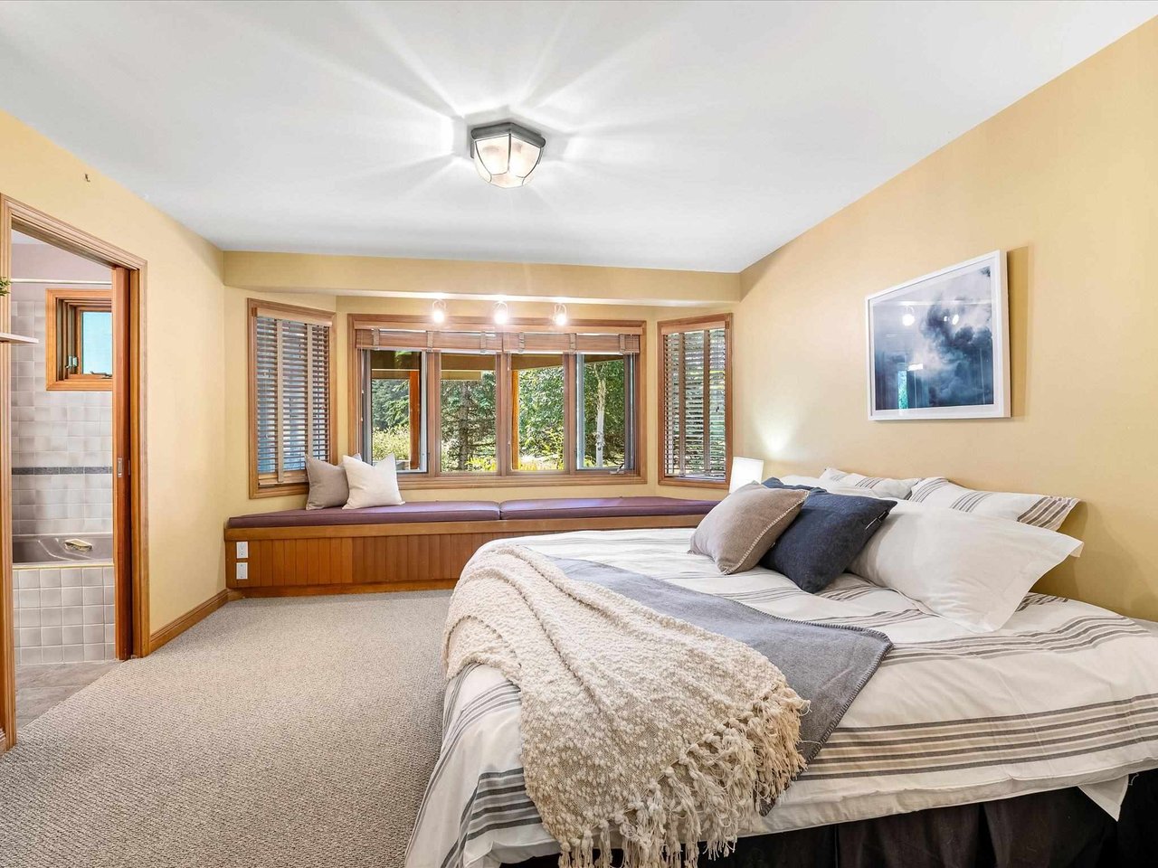 8162 Muirfield Cres