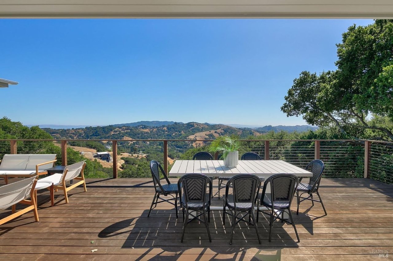 100 W Oak Knoll Dr, San Anselmo, CA 94960