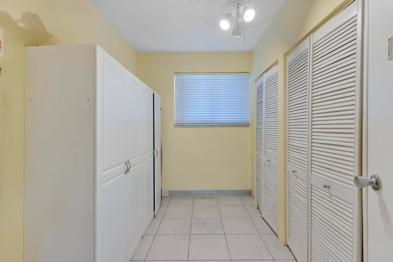 1328 Dewey St Hollywood