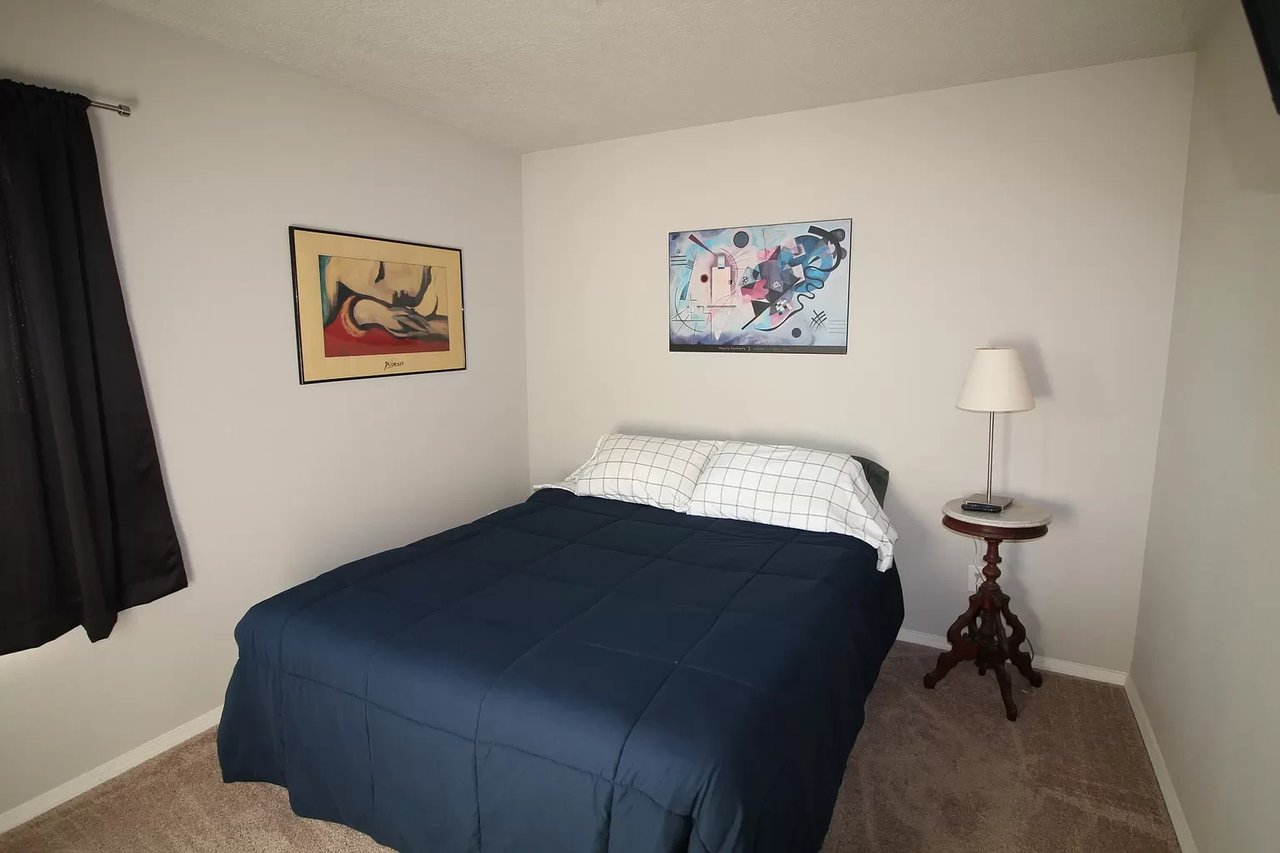 3813 Dynamite Rd NE