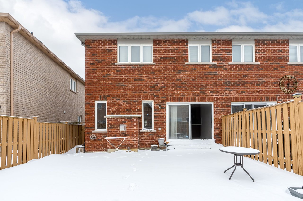 11 Cathmar Dr