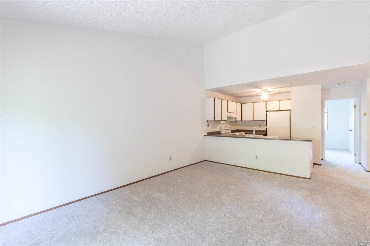 69 Creek Ct