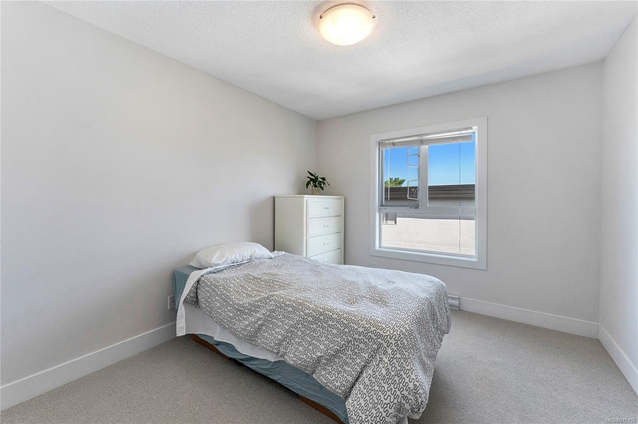 304-2515 Dowler Pl