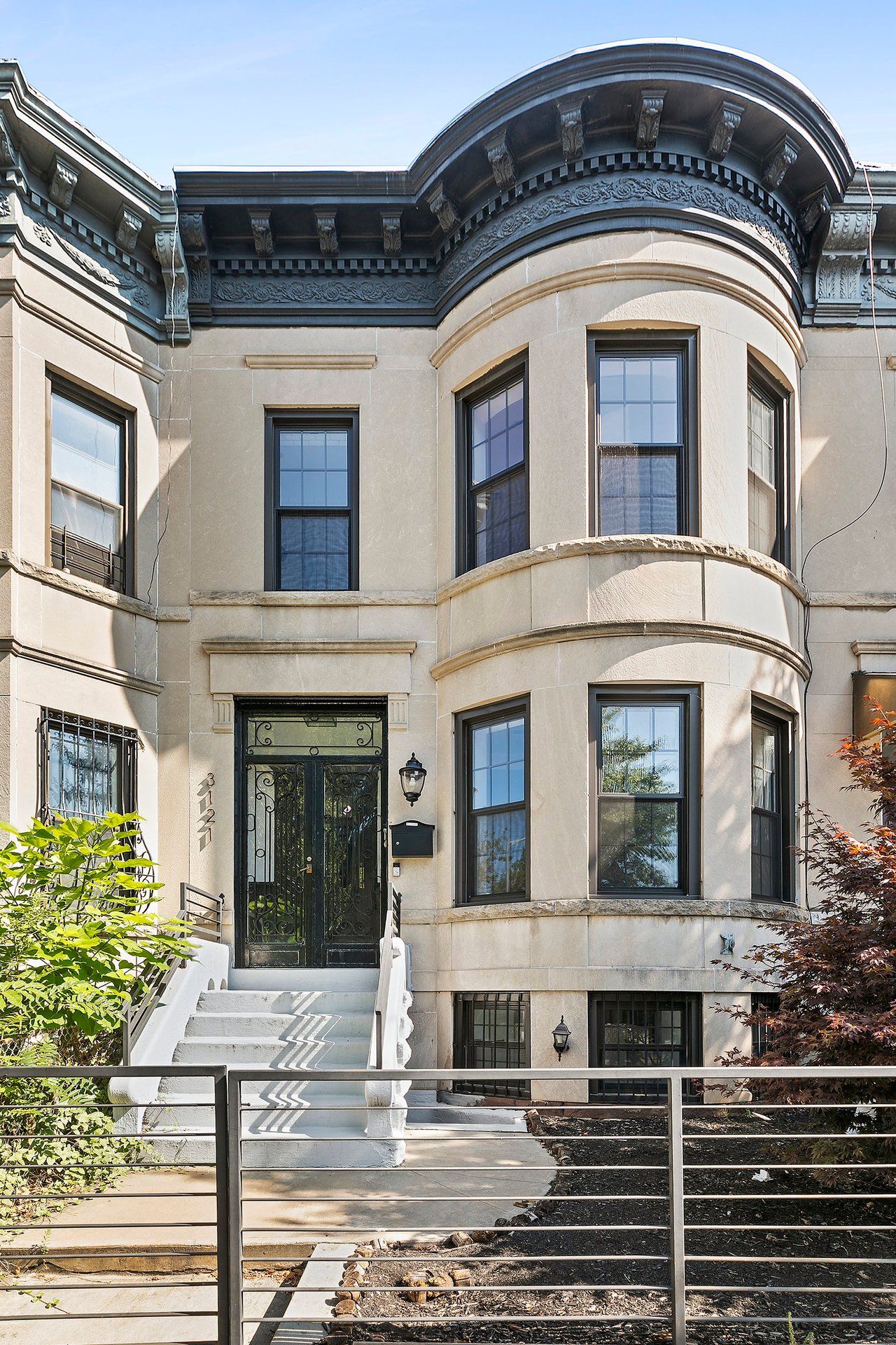 3121 Beverley Rd