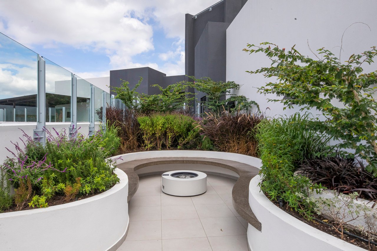 Corner Penthouse Nucleo Sabana, San Jose