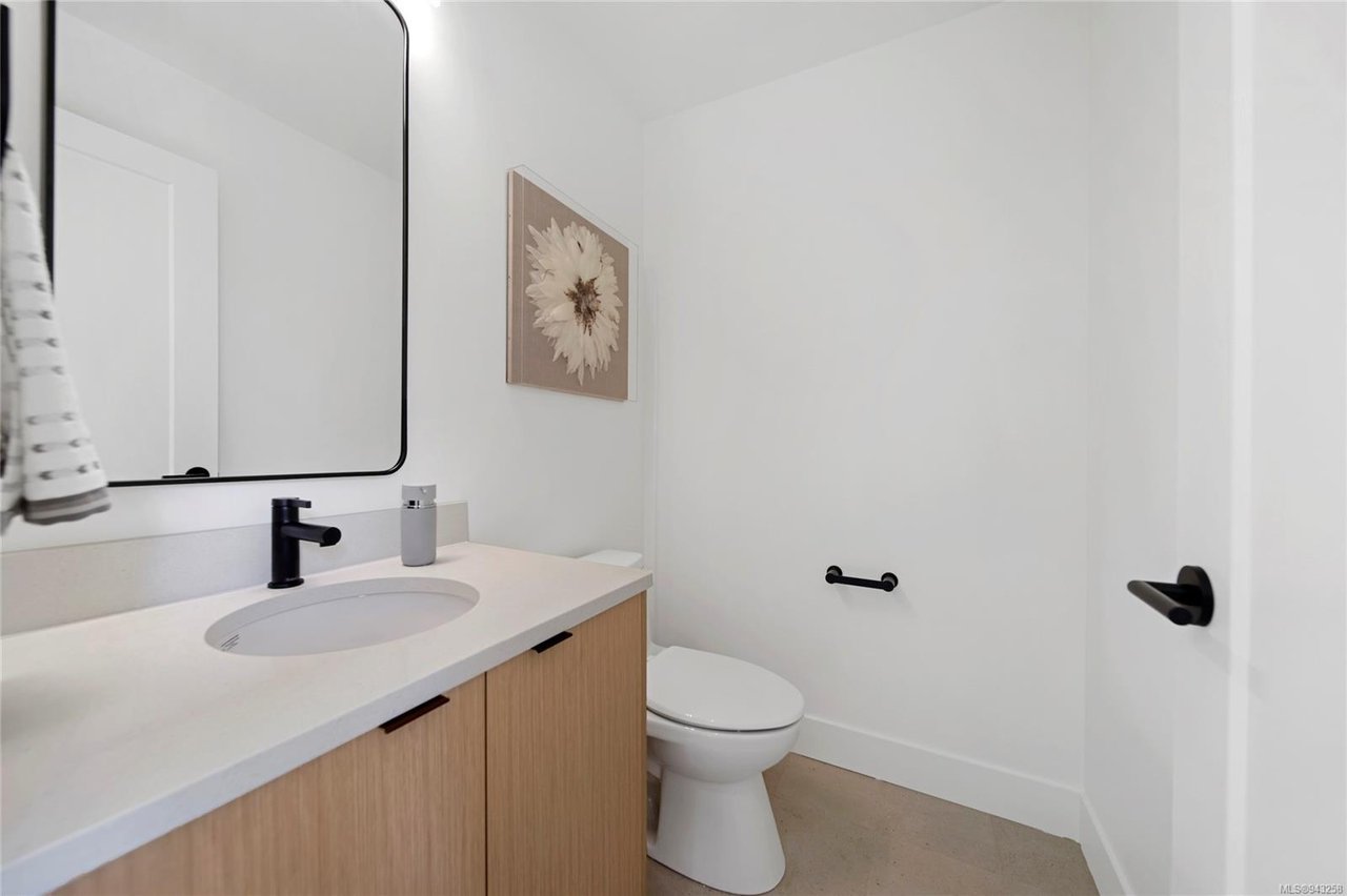 3905 Olympian Wy