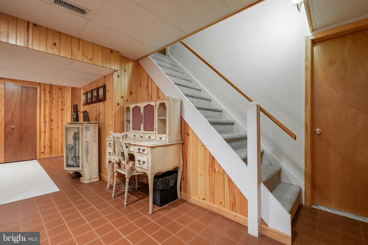 31 Lynne Cir