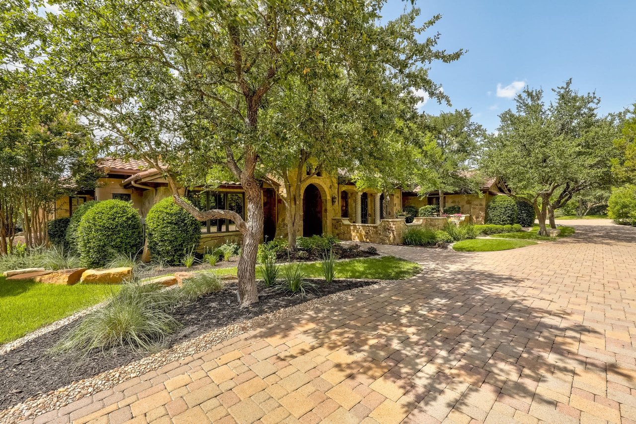 7728 Escala Dr