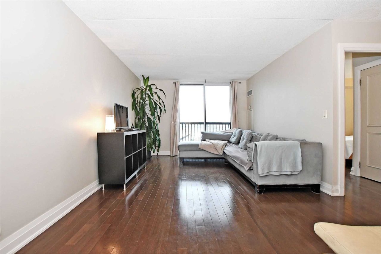2737 Keele St #410