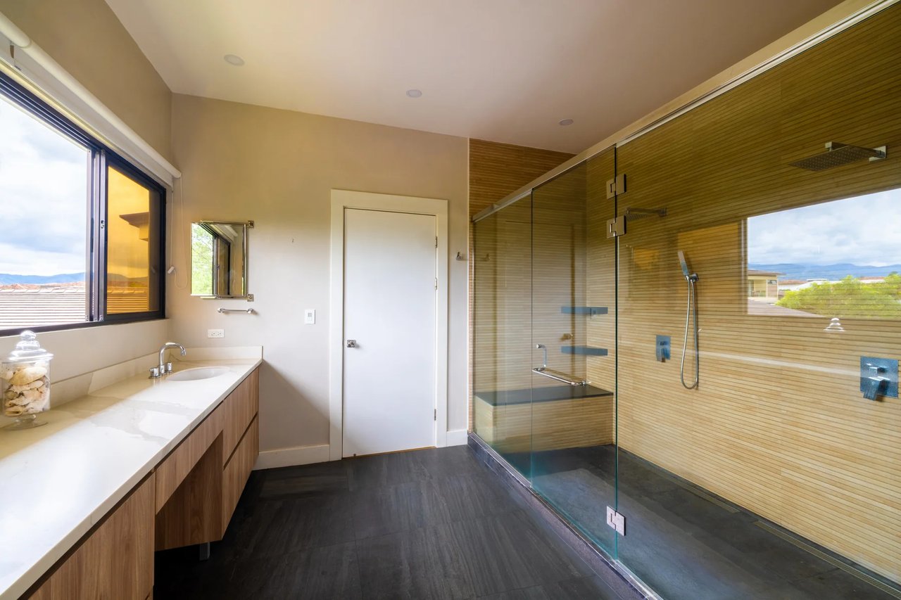 Modern Family Residence, Guacima, Alajuela