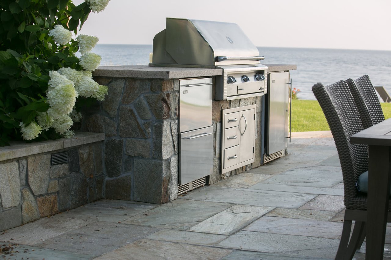 Cooking Up a Great Outdoor Kitchen Scheme