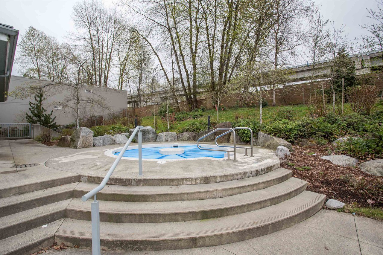 1808-651 Nootka Wy