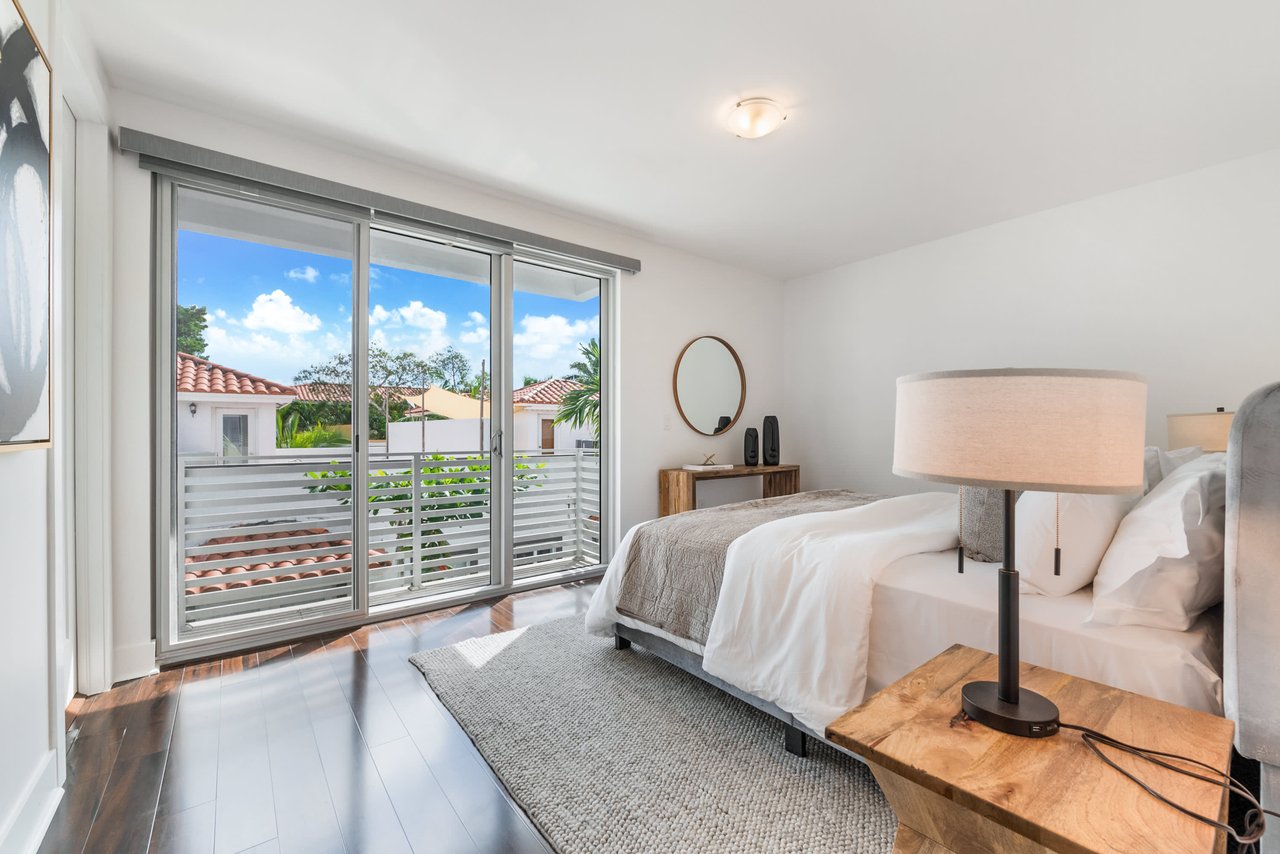 2949 Coconut Avenue # 4