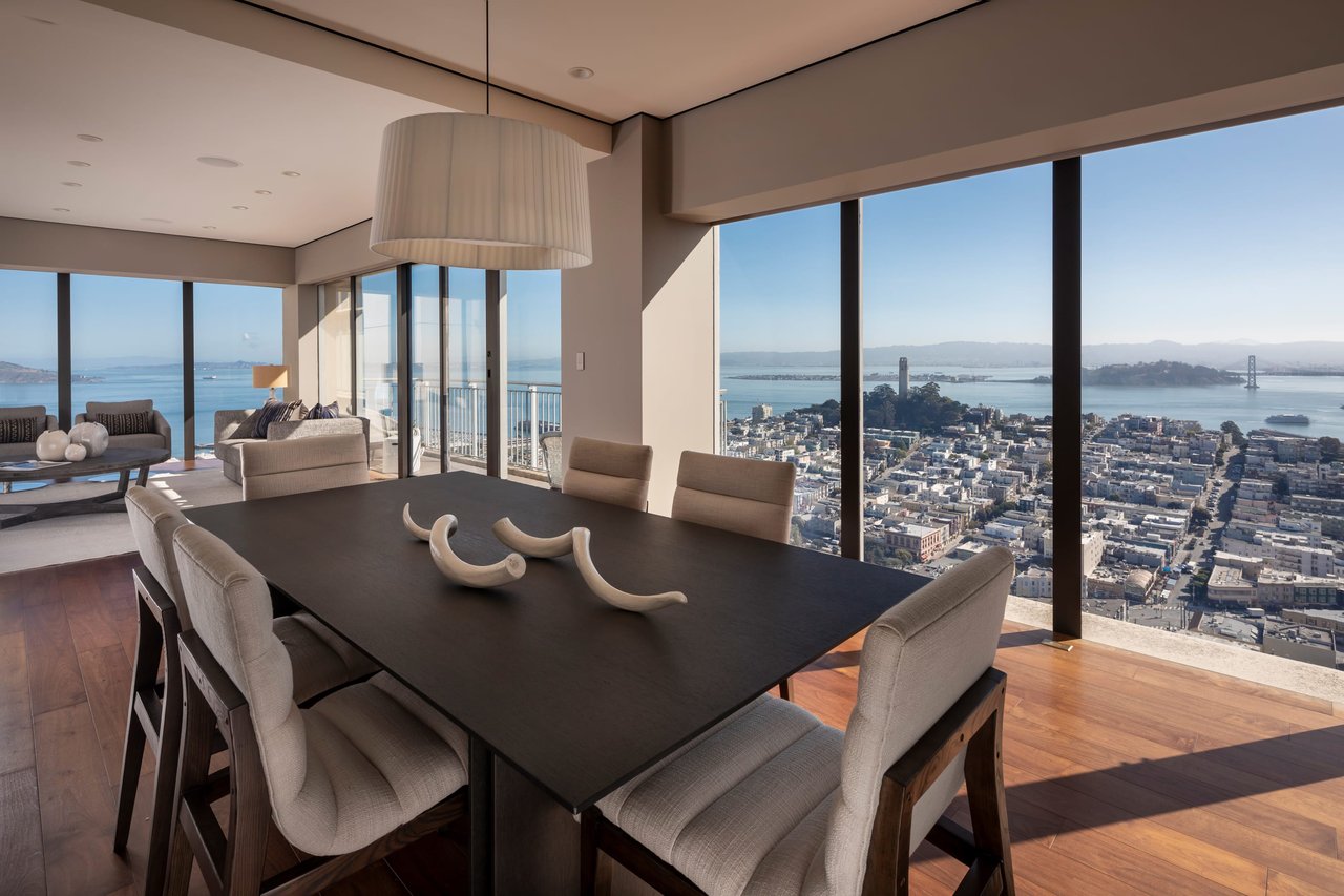 "As New" Contemporary View Apartment