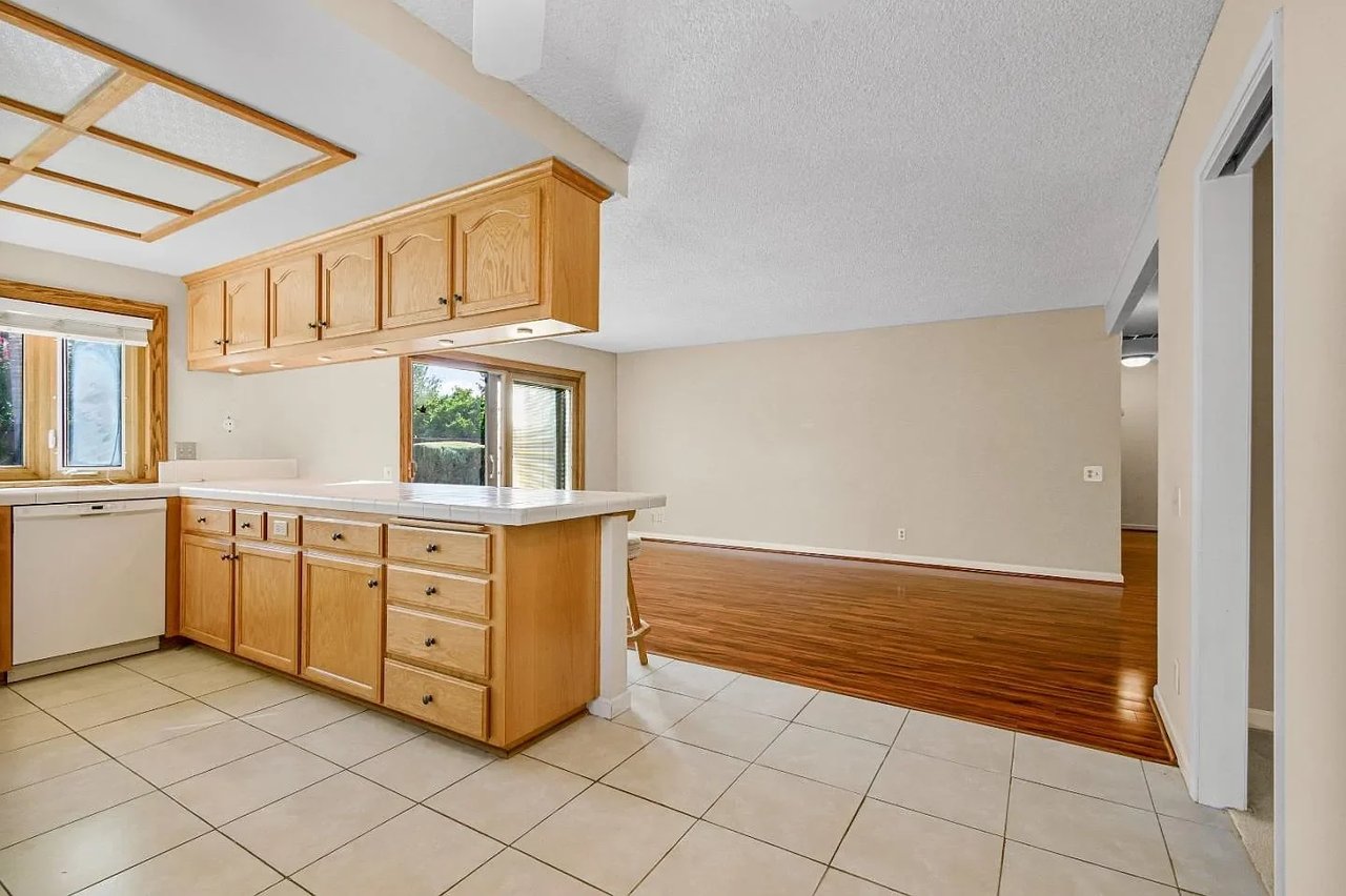 4618 Del Valle Pkwy