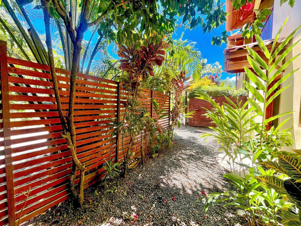 0.04 ACRES – 3 Bedroom Villa Just 2 Minutes Walking Distance To Dominical Beach!!!