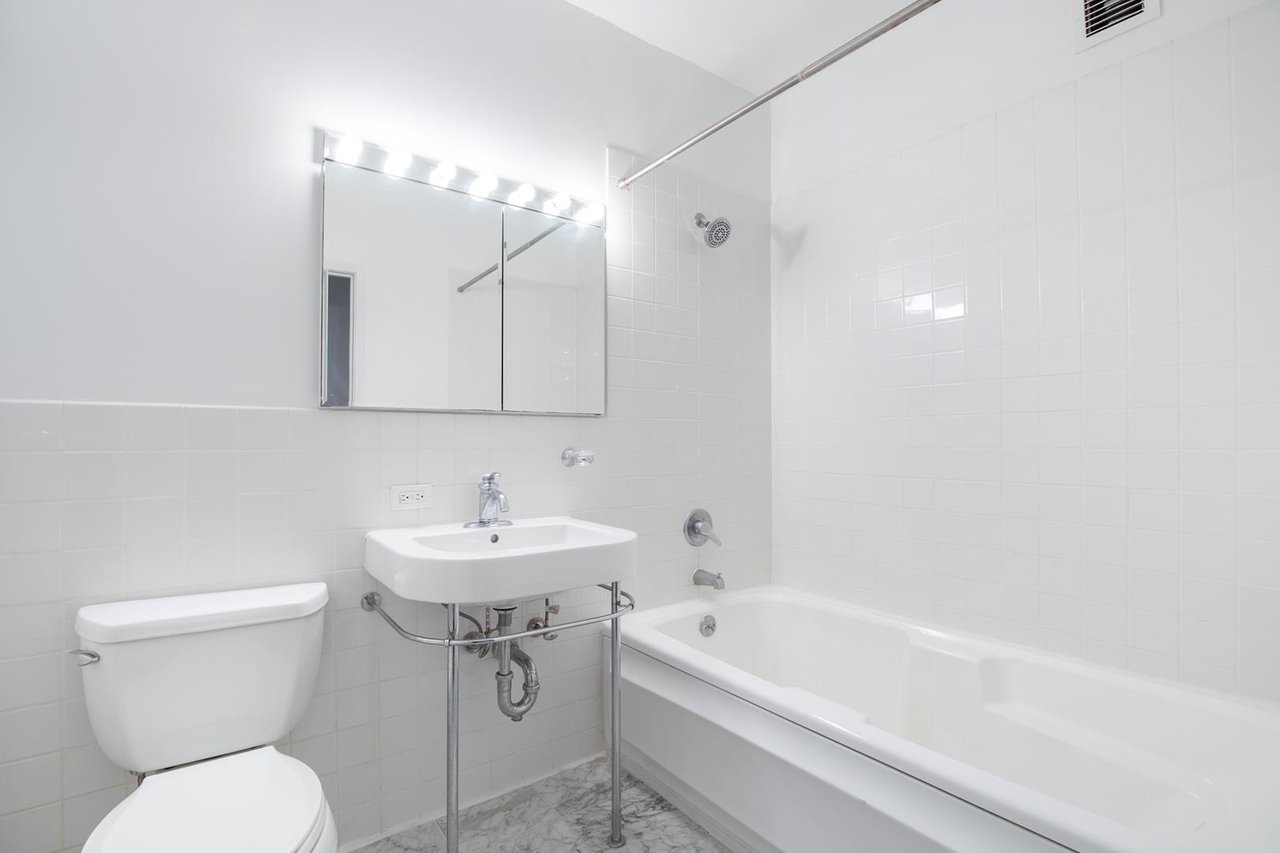 15-17 South William Street, Apt 2-B