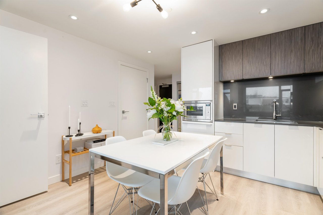 403-209 E 7th Ave