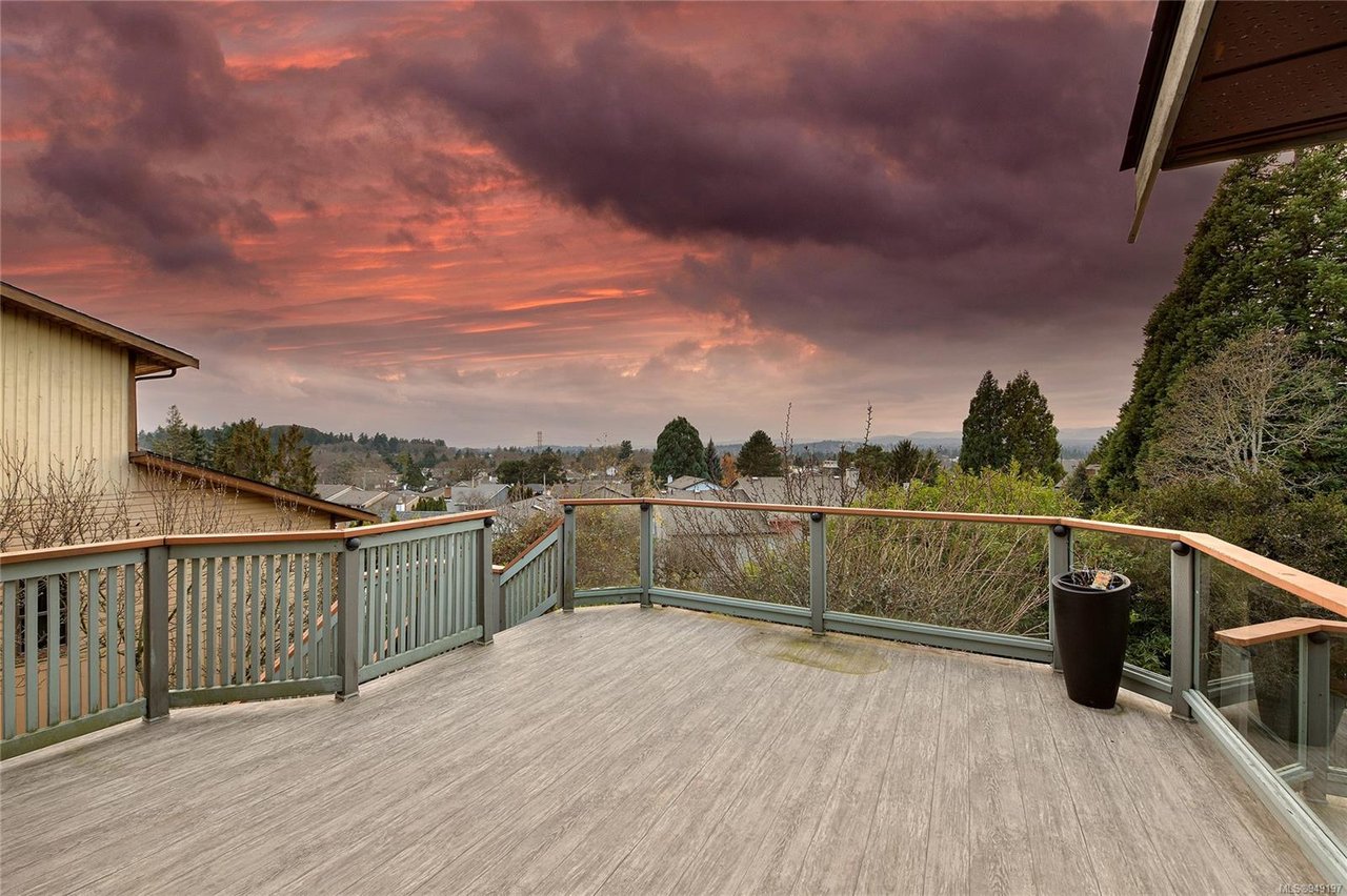 879 Denford Cres
