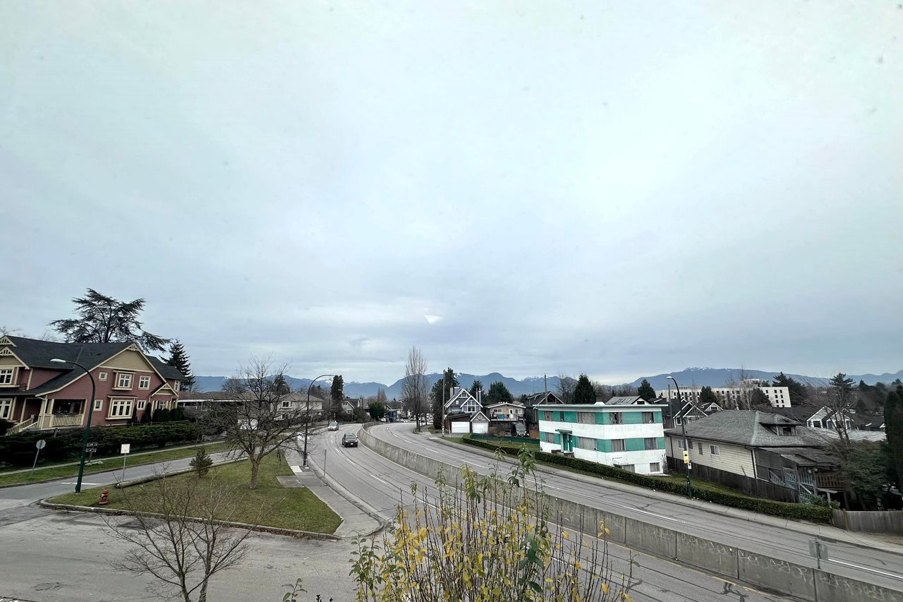3008 Clark Dr