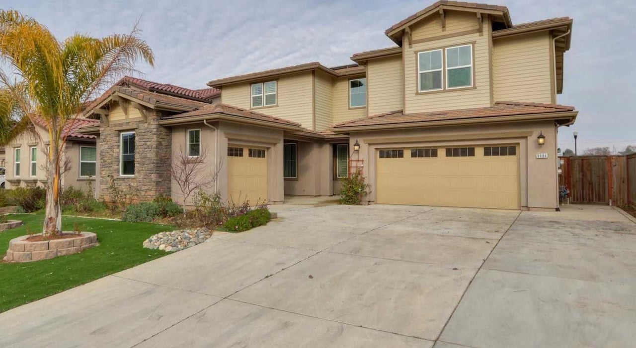 8684 Vizela Way