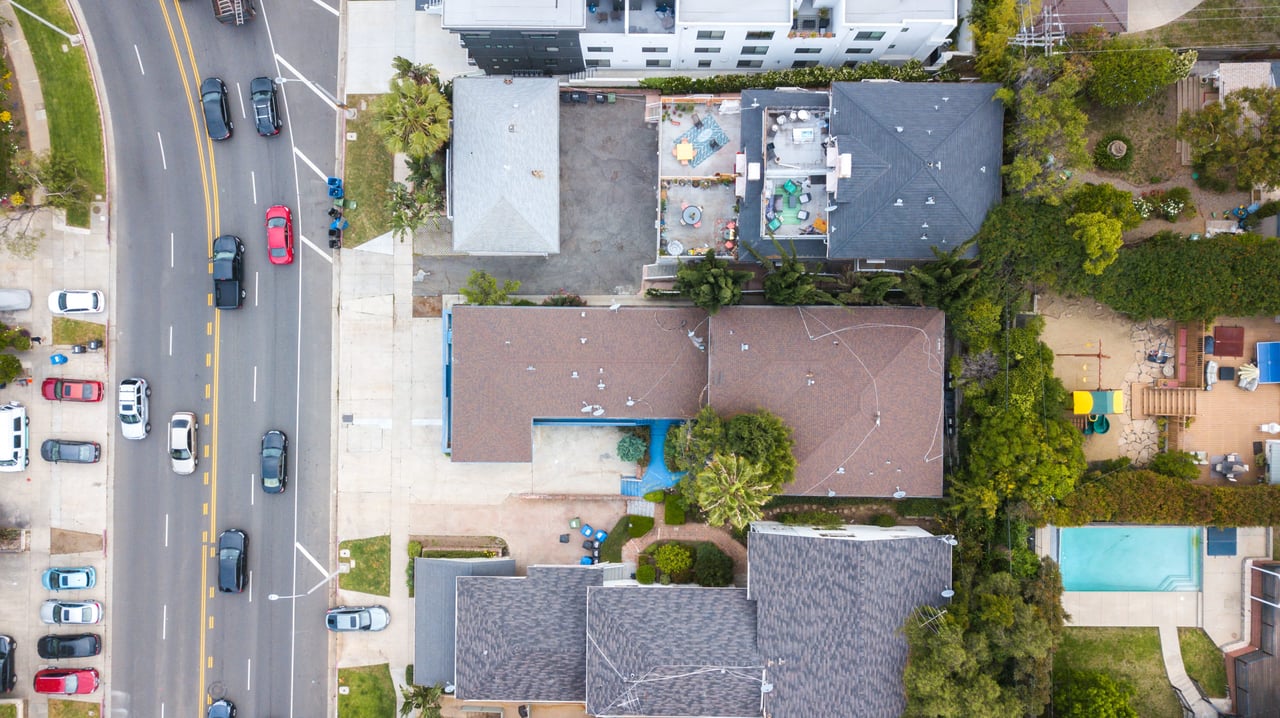 2121 S Beverly Glen