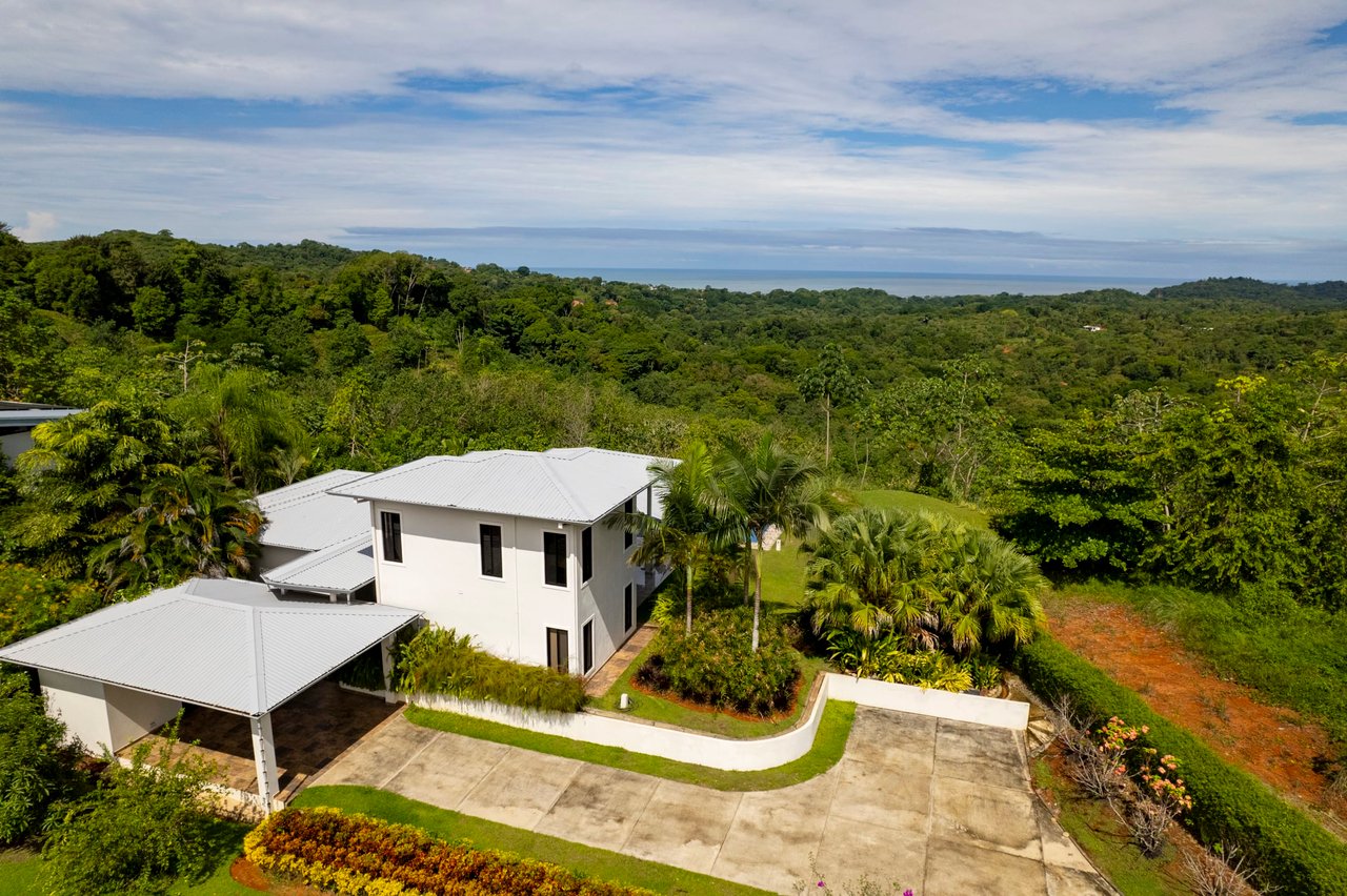 ELEGANT OJOCHAL LUXURY HOME IN PHASE 11 WITH OCEAN AND MOUNTAIN VIEWS